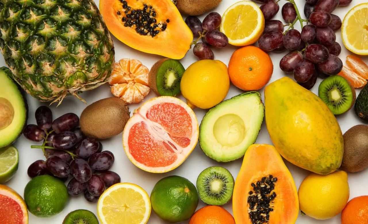 Frutta esotica: proprietà e rischi da valutare prima di consumarla Frutta esotica: proprietà e rischi da valutare prima di consumarla