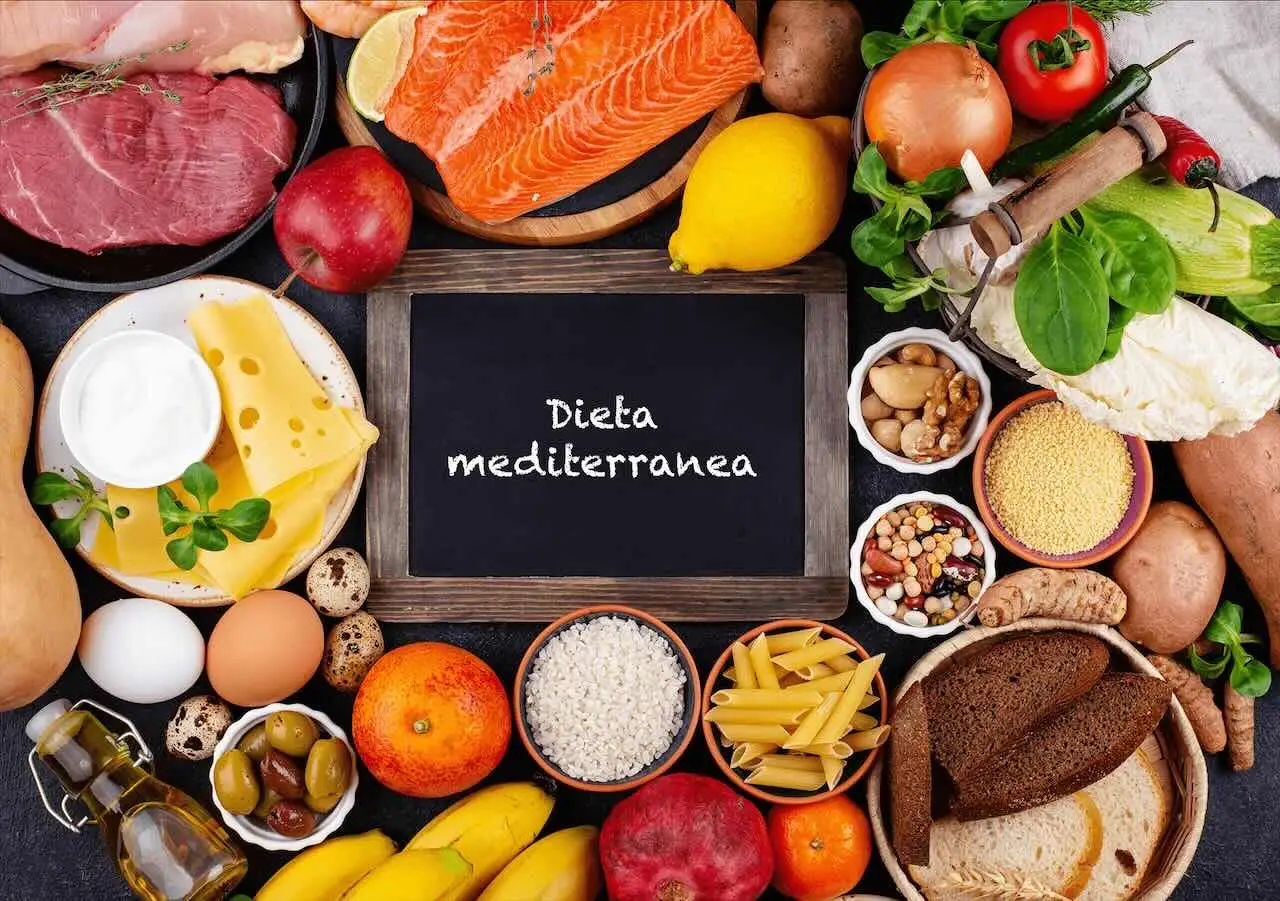 Dieta mediterranea: i consigli della biologa per proteggerci tutto l’anno Dieta mediterranea: i consigli della biologa per proteggerci tutto l’anno