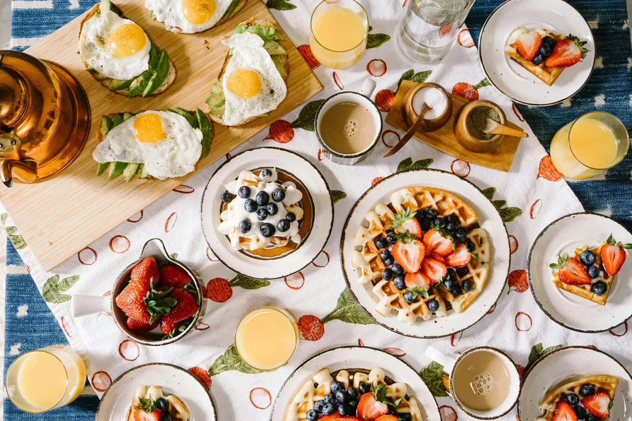Come abbassare la glicemia a colazione: i 3 alimenti consigliati dai diabetologi Come abbassare la glicemia a colazione: i 3 alimenti consigliati dai diabetologi