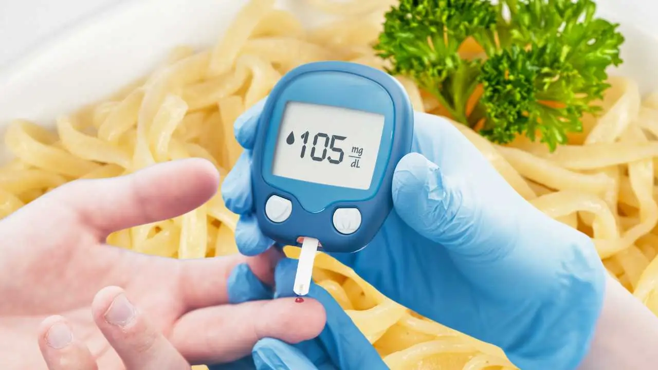Glicemia alta al mattino: cosa scegliere a colazione, secondo gli esperti Glicemia alta al mattino: cosa scegliere a colazione, secondo gli esperti